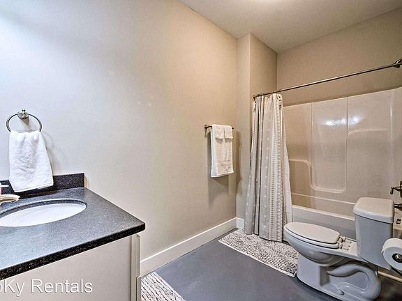 5th image of 1117 Greenwood Aly APT 10