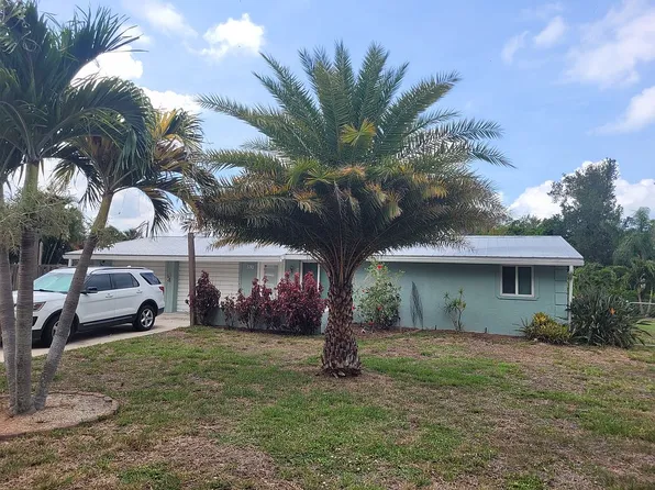 831 E 3rd St, Englewood, FL 34223