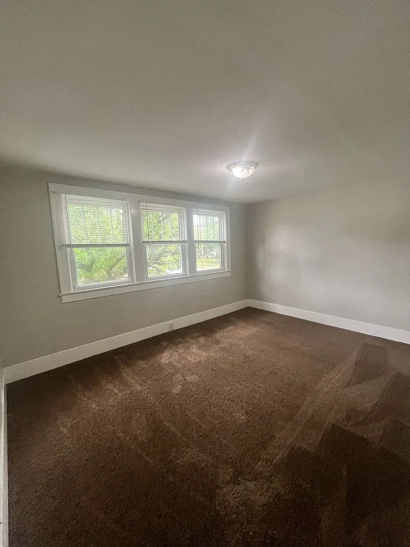 Three Bedroom House W/ Full unfinished Basement — Photo 4