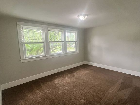 4th image of 836 S 41st St