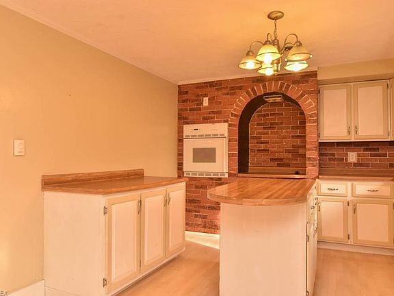 5th image of 249 Parkview Dr