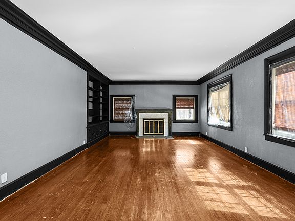 3rd image of 1012 5th Ave S