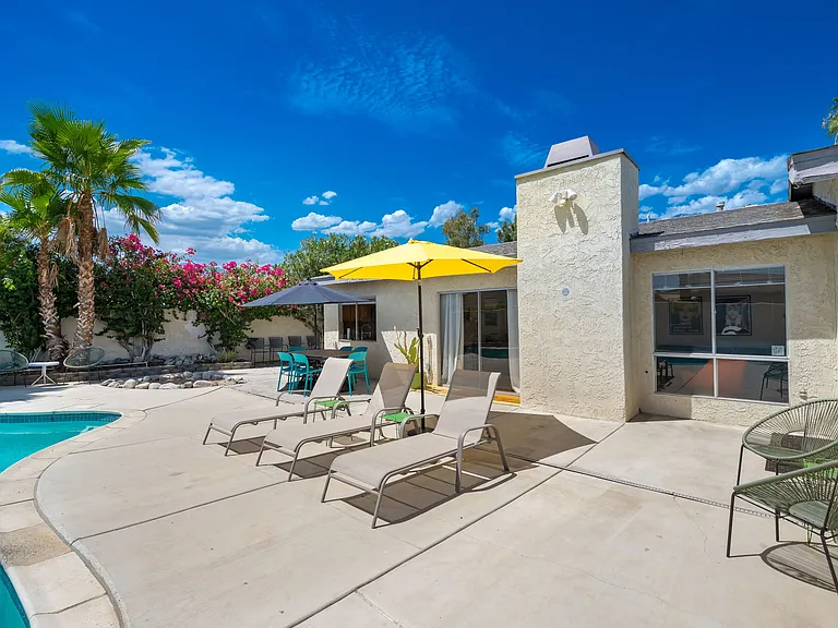 864 S Mountain View Dr — Photo 13
