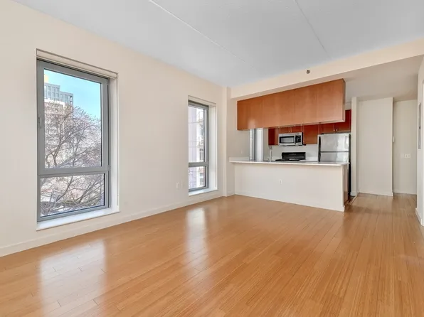 373 Wythe Avenue image 2 of 13