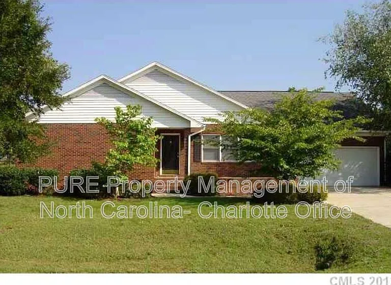 18805 Bluff Point Rd #B — Photo 1