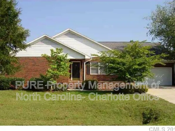 18805 Bluff Point Rd APT B, Cornelius, NC 28031
