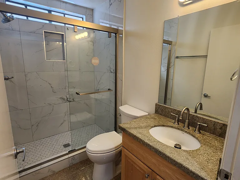 626 N Isabel St #202 — Photo 32