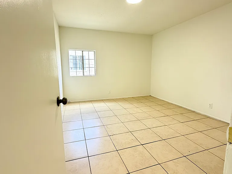 678 Del Rosa Pl #D — Photo 4