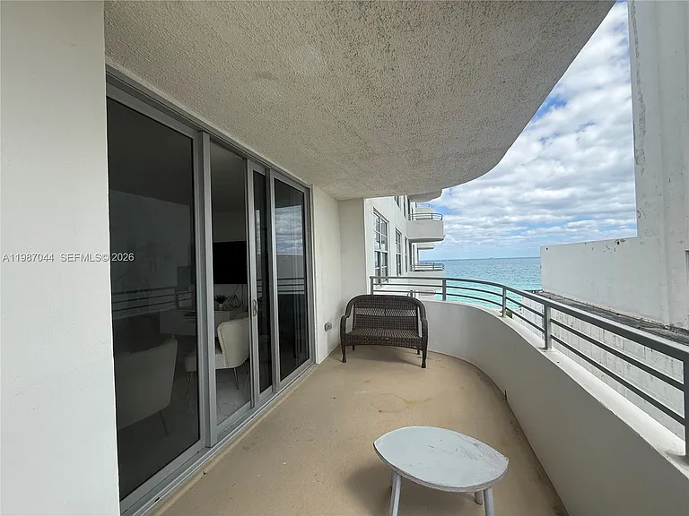 5555 Collins Ave #8R — Photo 10