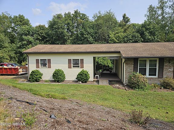 3rd image of 40 Hillcrest Dr