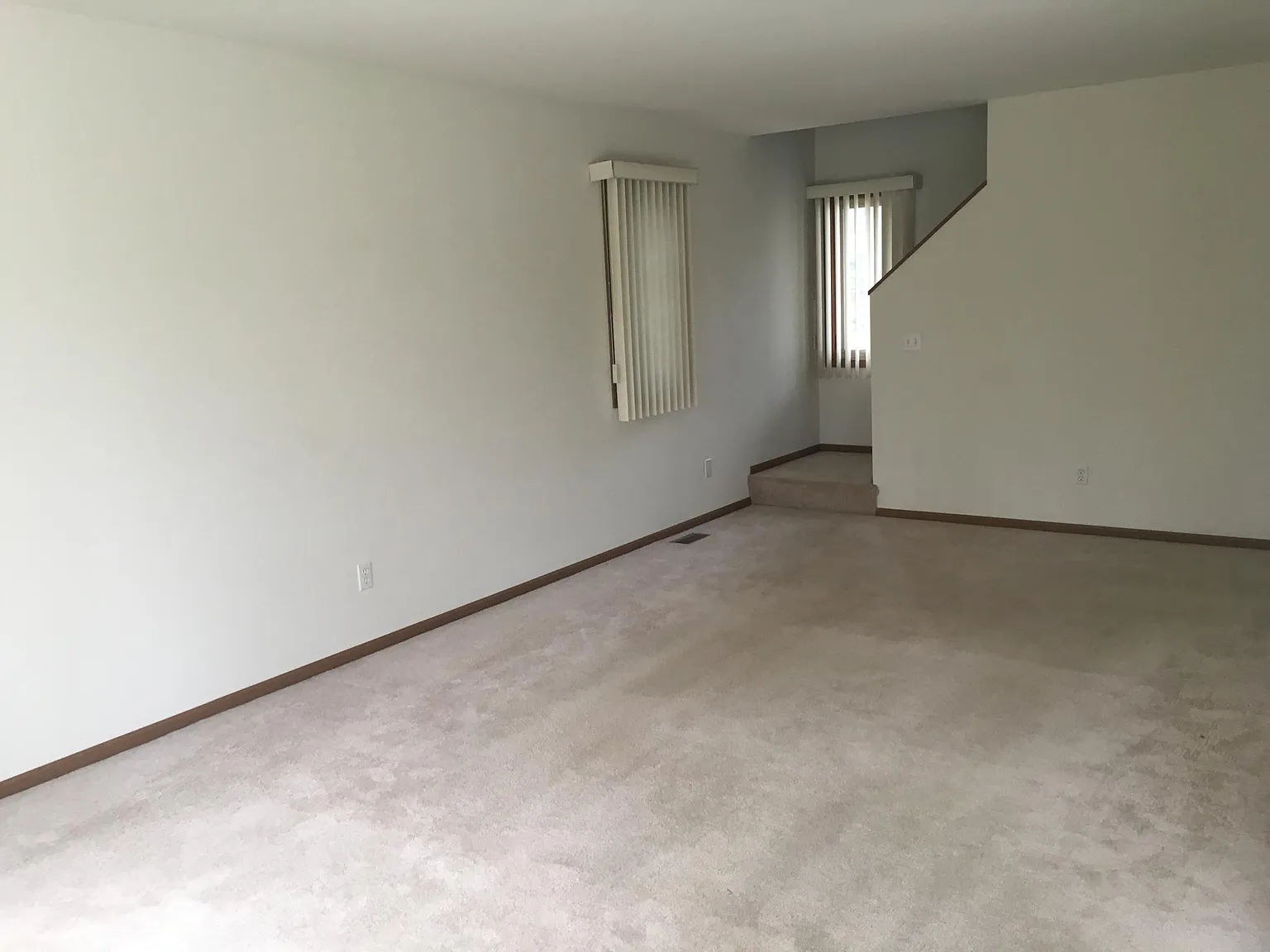 3 bed, 1.5 bath, 1368 sqft, $1,250 — Photo 4