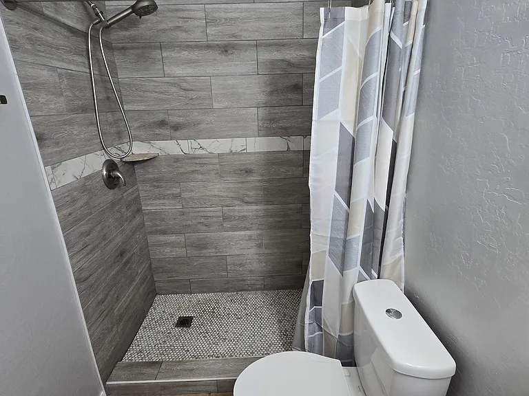 733 W 5th Ave #2 — Photo 7