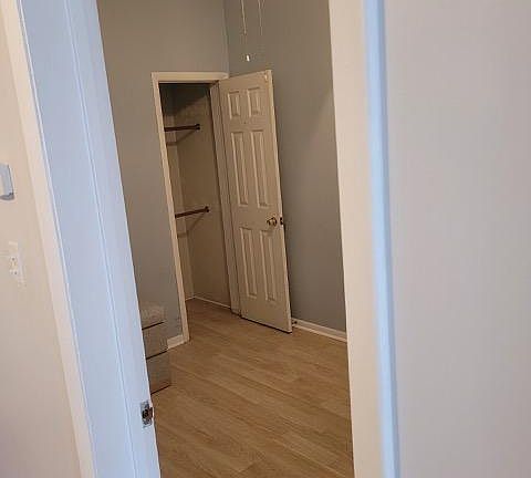 4th image of 3235 W Le Moyne St Floor 1
