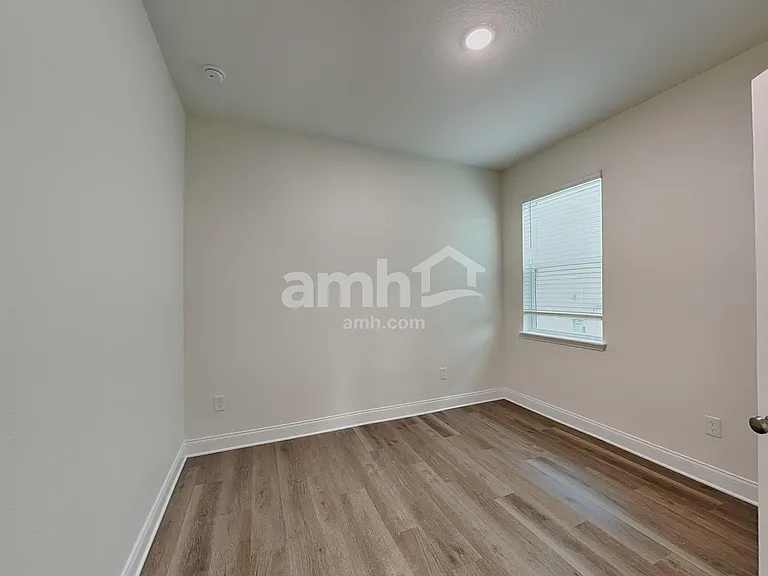 5739 Oesterle Rd — Photo 13
