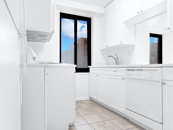 4th image of 40 W 135th St APT 11E