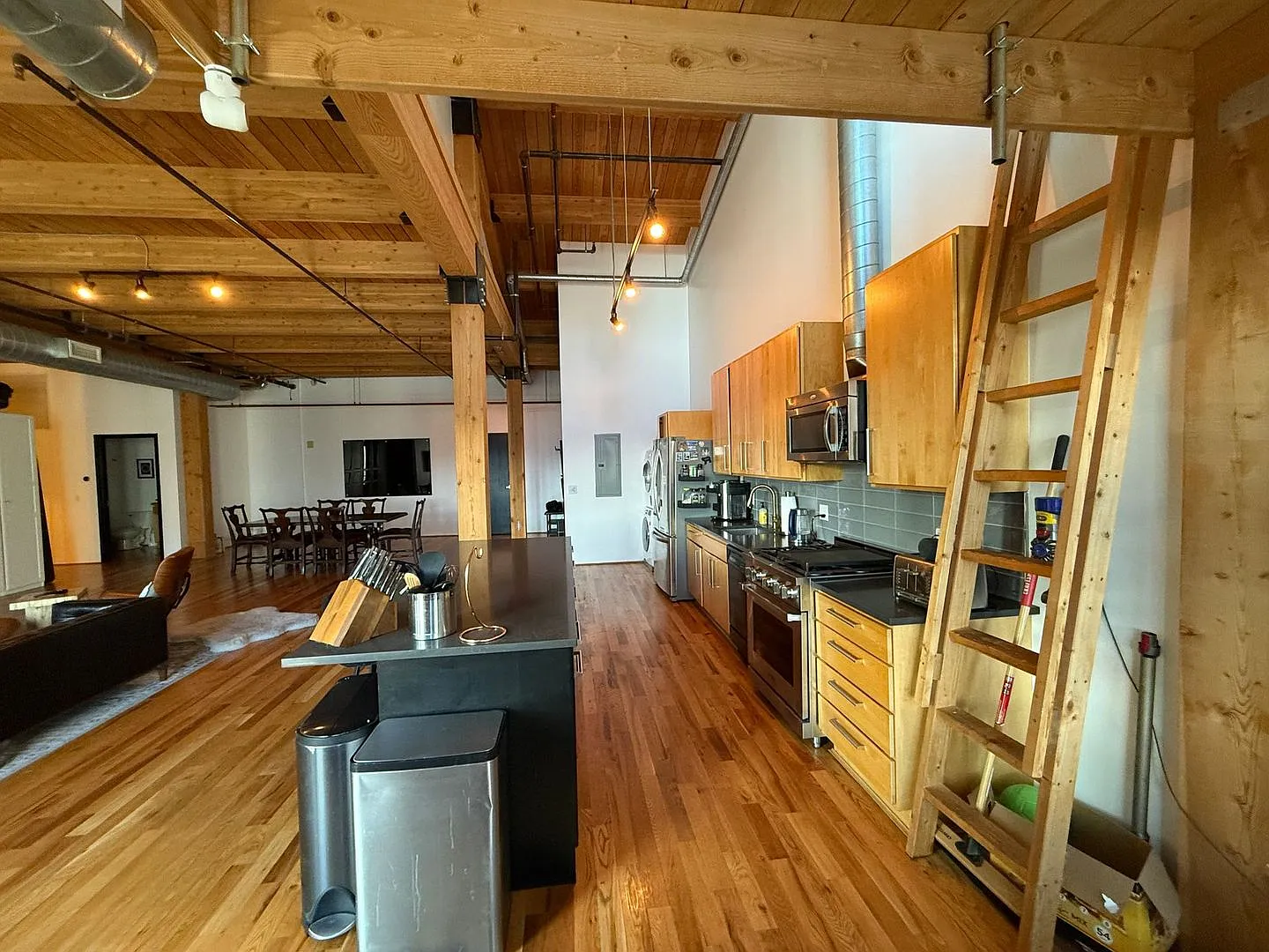 Full Service Executive Fully Furnished All Inclusive Architectural Penthouse Loft Downtown Denver — Photo 2