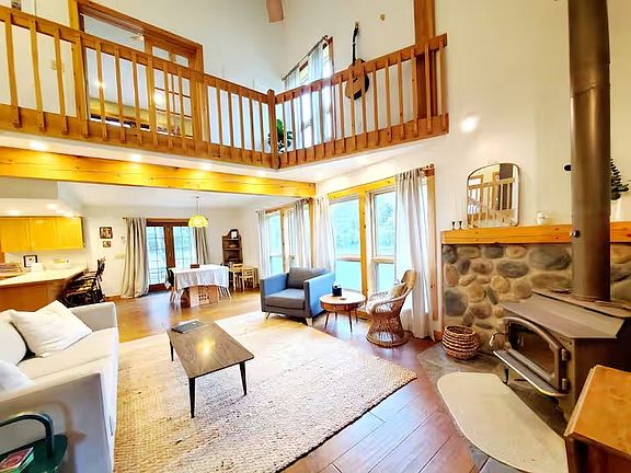 3rd image of 5901 Gulick Rd