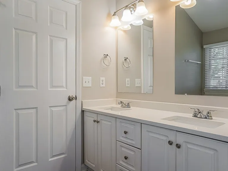 8817 Whitby Ct — Photo 14