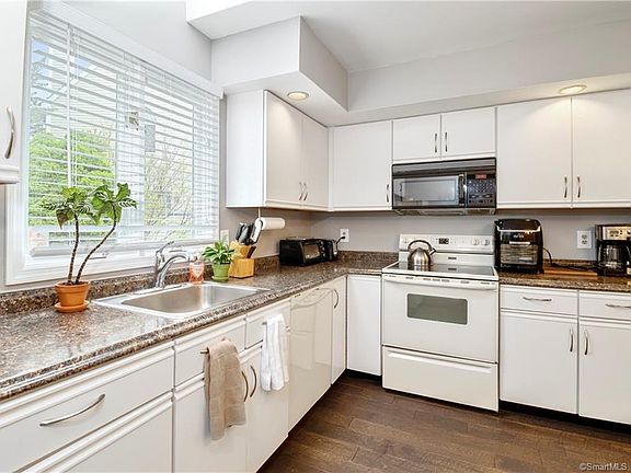 5th image of 73 Cedarcrest Ct #73