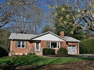 26 N Pershing Rd, Asheville, NC 28805