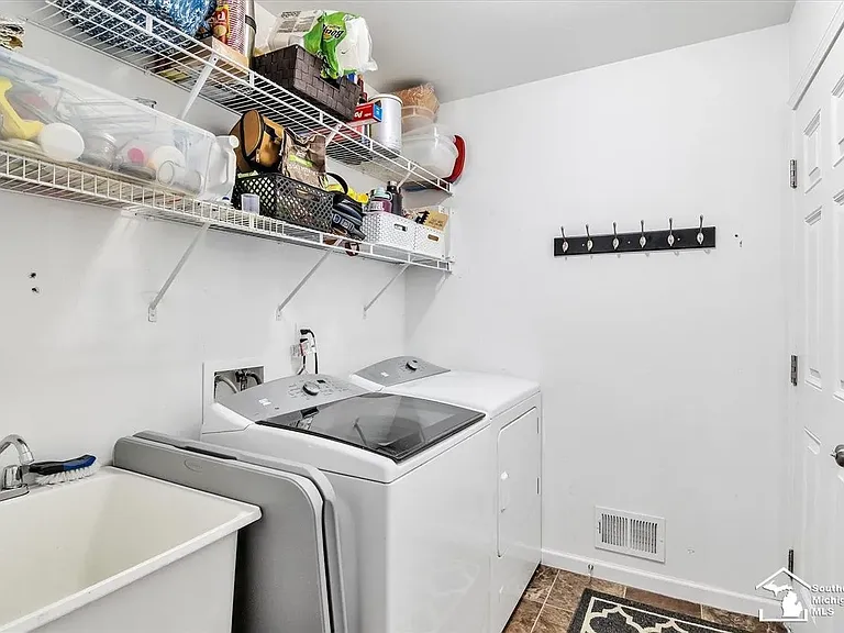 8422 Walnut Hl — Photo 16