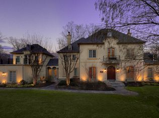 447 Walker Rd, Great Falls, VA 22066