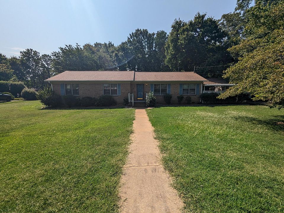 1st image of 136 Briarwood Dr