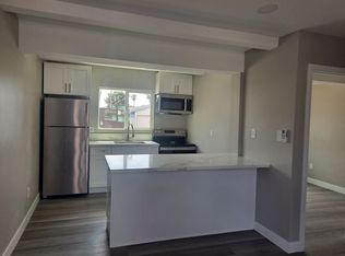 downstairs 1 bedroom /Split AC/ washer and dryer/ assigned parking ( $500 off First months rent), San Diego, CA 92109