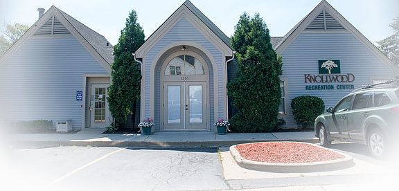 2nd image of 1208 N Knollwood Dr