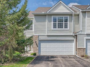 315 Wagon Wheel Ln, Chaska, MN 55318