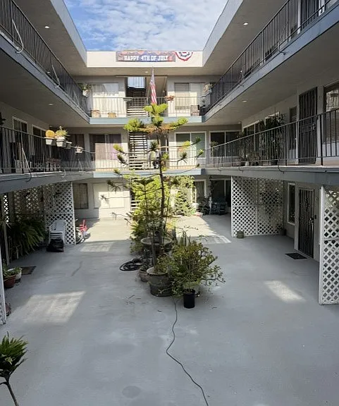 120 Alamitos Ave #8 — Photo 1