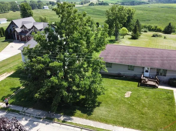 207 Dodgeville Street, Highland, WI 53543