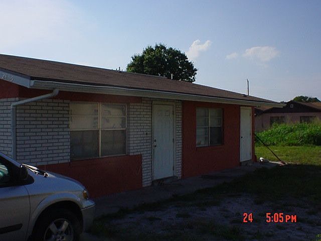 1st image of 2600 Avenue Q