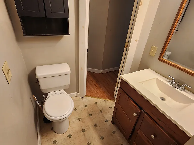 186 N Elm St #2 — Photo 19