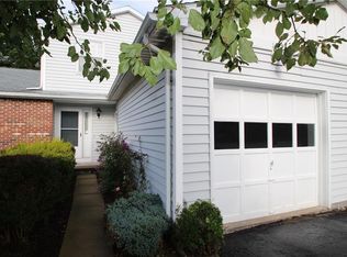 1462 Wood Dr, Farmington, NY 14425