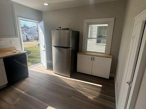5th image of 2723-2725 Sullivant Ave