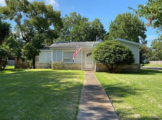 202 12th Ave N, Texas City, TX 77590