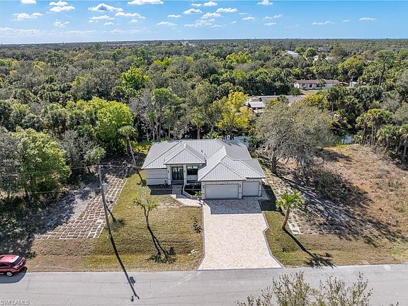 3rd image of 26049 Cuneo RD