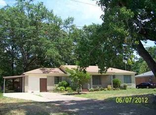 2906 Rosborough Springs Rd, Marshall, TX 75672