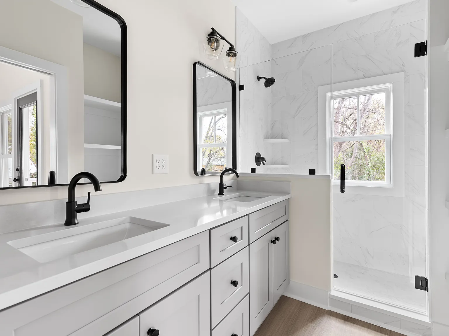 805 Yancey St — Photo 4