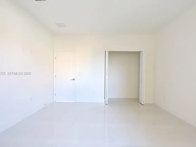 15631 SW 11th Ter — Photo 29