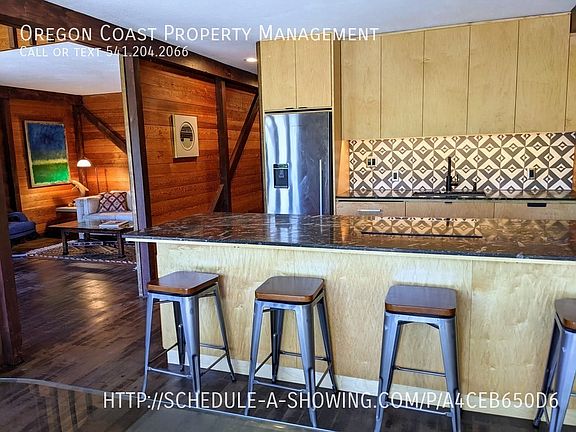 5th image of 313 Salishan Dr