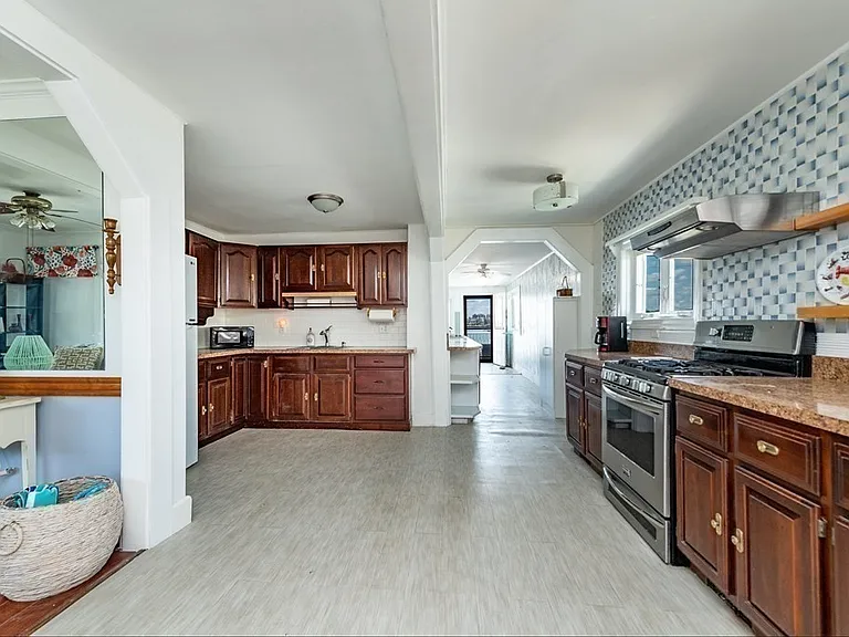 158 Cadish Ave — Photo 17