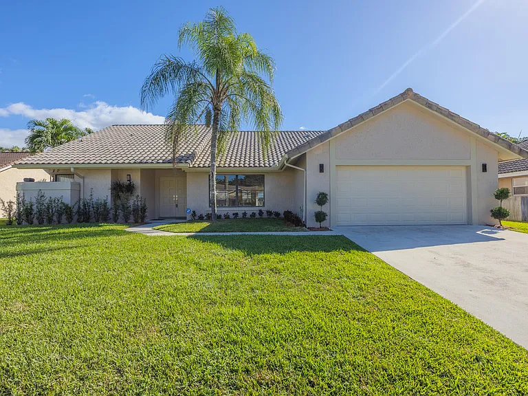 22352 Martella Ave — Photo 2