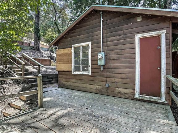 3rd image of 815 Encino Dr