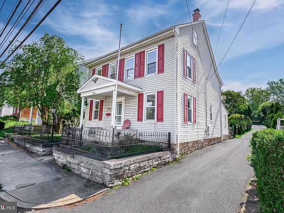 4th image of 945 Cornwall Rd