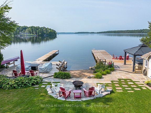 2nd image of 127 Driftwood Village Dr