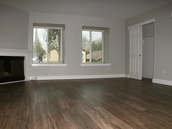 3rd image of 2302 G St APT 33