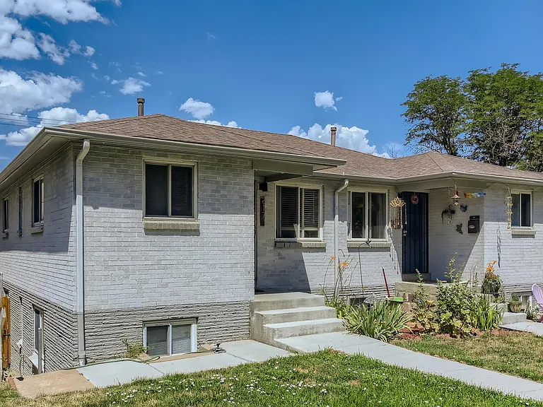 3171 S Lincoln St — Photo 1