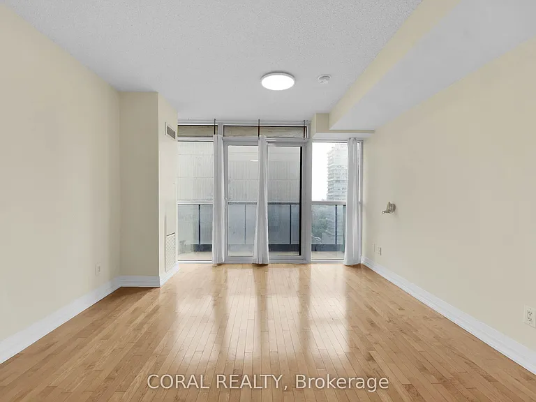 25 Carlton St #1901 — Photo 11